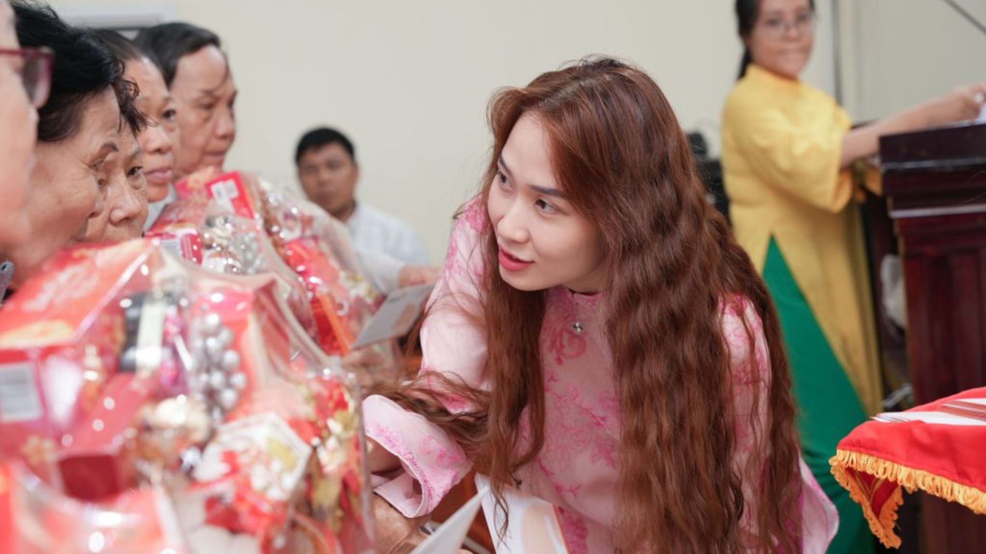 BVTM Nam An Trao 100 Phần Quà Tết Tại Gò Vấp (4)