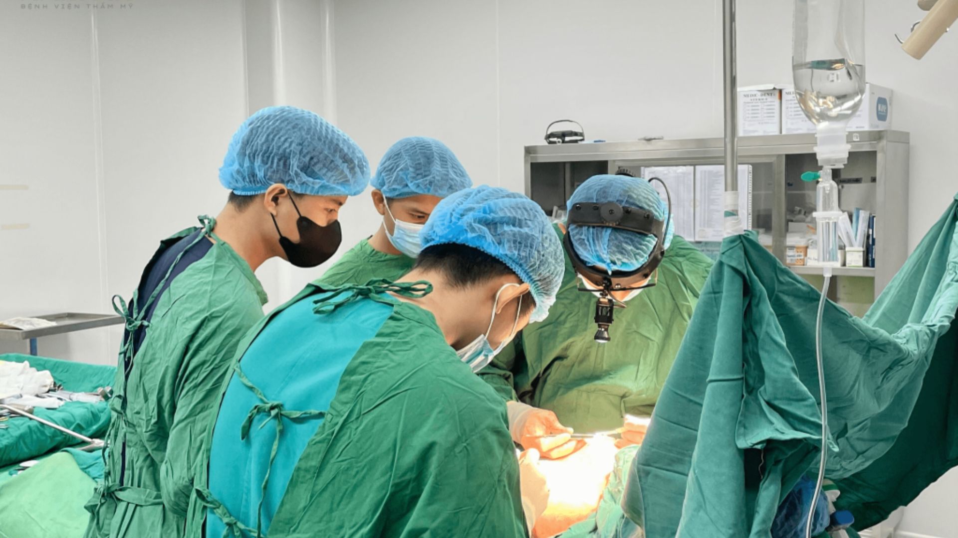 Kiều Bào Tin Tưởng Làm Đẹp Tại BVTM Nam An Cuối Năm (3)