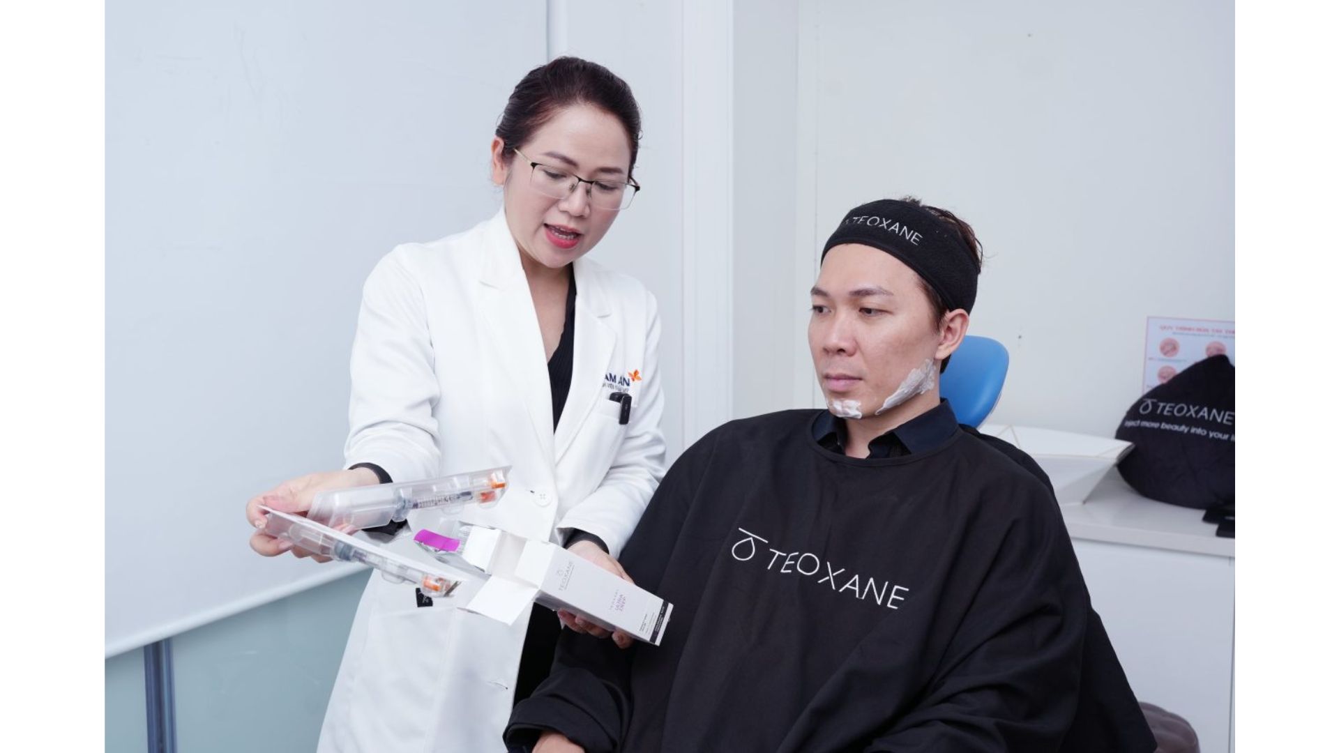 Tiêm Filler Teosyal RHA Tạo Khối Viền Hàm Tại Nam An (4)