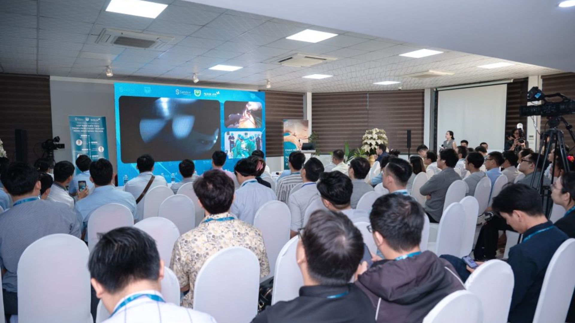 Vào ngày 18 tháng 9 năm 2024, Bệnh viện Nam An đã tổ chức Hội nghị đào tạo y khoa liên tục với sự hợp tác của Trường Đại học Y khoa Phạm Ngọc Thạch và hãng sản xuất túi độn Sebbin (4)