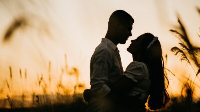 Sau nâng ngực bao lâu được quan hệ?