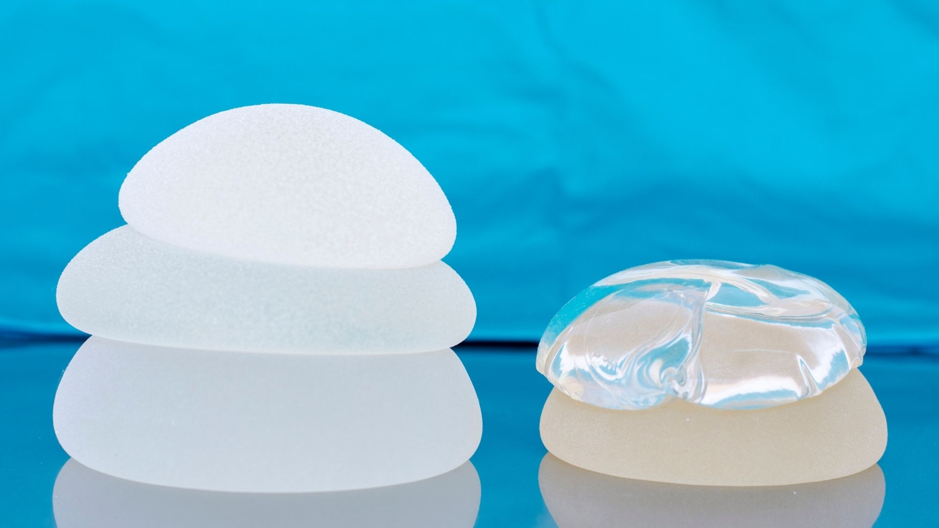 Thời điểm thay túi ngực được xác định dựa trên cơ chế lão hóa và độ bền của túi ngực như thế nào